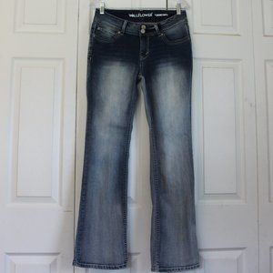 WallFlower Insta Stretch Luscious Curvy Bootcut Jeans Size 9 NWOT
